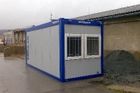 Obytný kontejner Touax B 10 - 20 
Vnější rozměry - základní 6055 x 2435 x 2790 mm, délka až 9000 mm, šíře až 3000 mm. Rám - ocelová svařovaná konstrukce, vnitřní výška - 2500 mm, vnější provedení – lakovaný pozinkovaný plech, standard RAL 7035, možnost barevného provedení dle stupnice RAL vnitřní provedení – laminovaná DTD - bílá. Střecha - trapézový pozinkovaný plech tloušťky 0,63 mm, parozábrana, izolace, vnitřní obklad - laminovaná dřevotříska 10 mm. Podlaha - laminovaná dřevotřísková deska 20 mm, šedé PVC, parozábrana, izolace. Vybavení - dveře vnější celokovové, okno plastové, otevírací, sklopné, elektroinstalace (rozvaděč, vypínač, zásuvka 230 V), osvětlení – zářivkové topení, elektrické přímotopné panely s příkonem do 2 kW