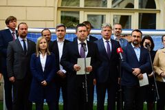 K zásahům do systému státních zástupců bude ČSSD velmi citlivá, vzkazuje Hamáček