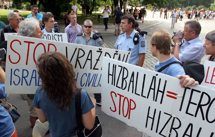 Nepovolená kontrademonstrace