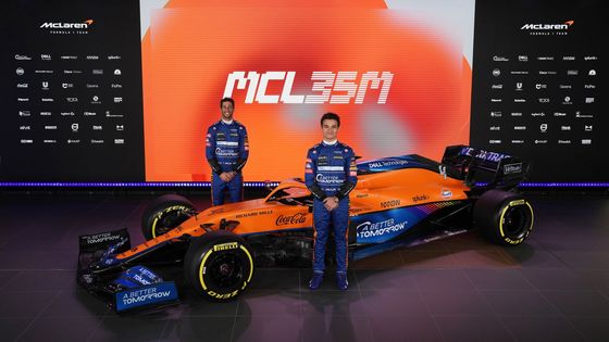 McLaren jako první ukázal letošní formuli i Ricciarda v nových barvách