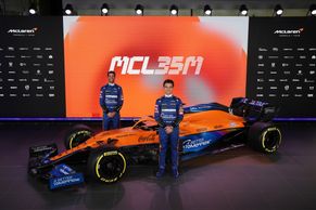McLaren jako první ukázal letošní formuli i Ricciarda v nových barvách