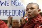 Barma: vzpomínky na Šafránovou revoluci dusí strach
