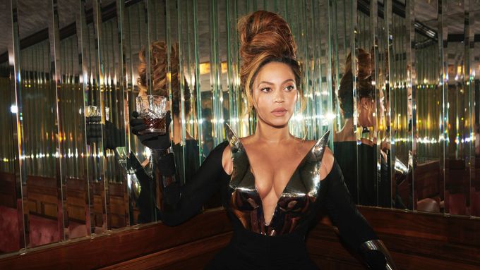 Beyoncé chce posluchače odnést na bezpečné místo, kde nikdo nikoho nesoudí.