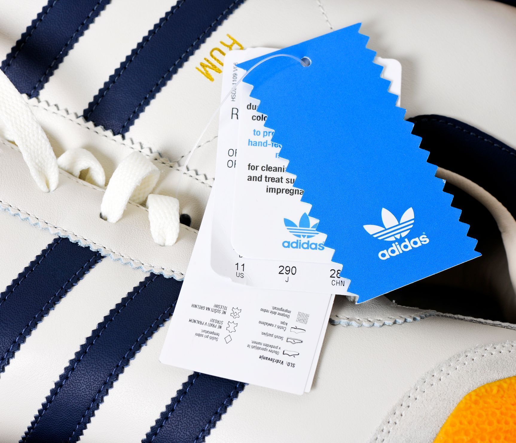 Ilustrační fotografie, Adidas, logo, 2017