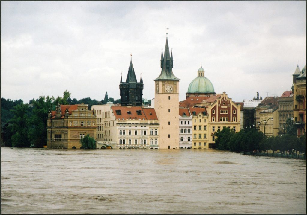 povodeň praha 2002