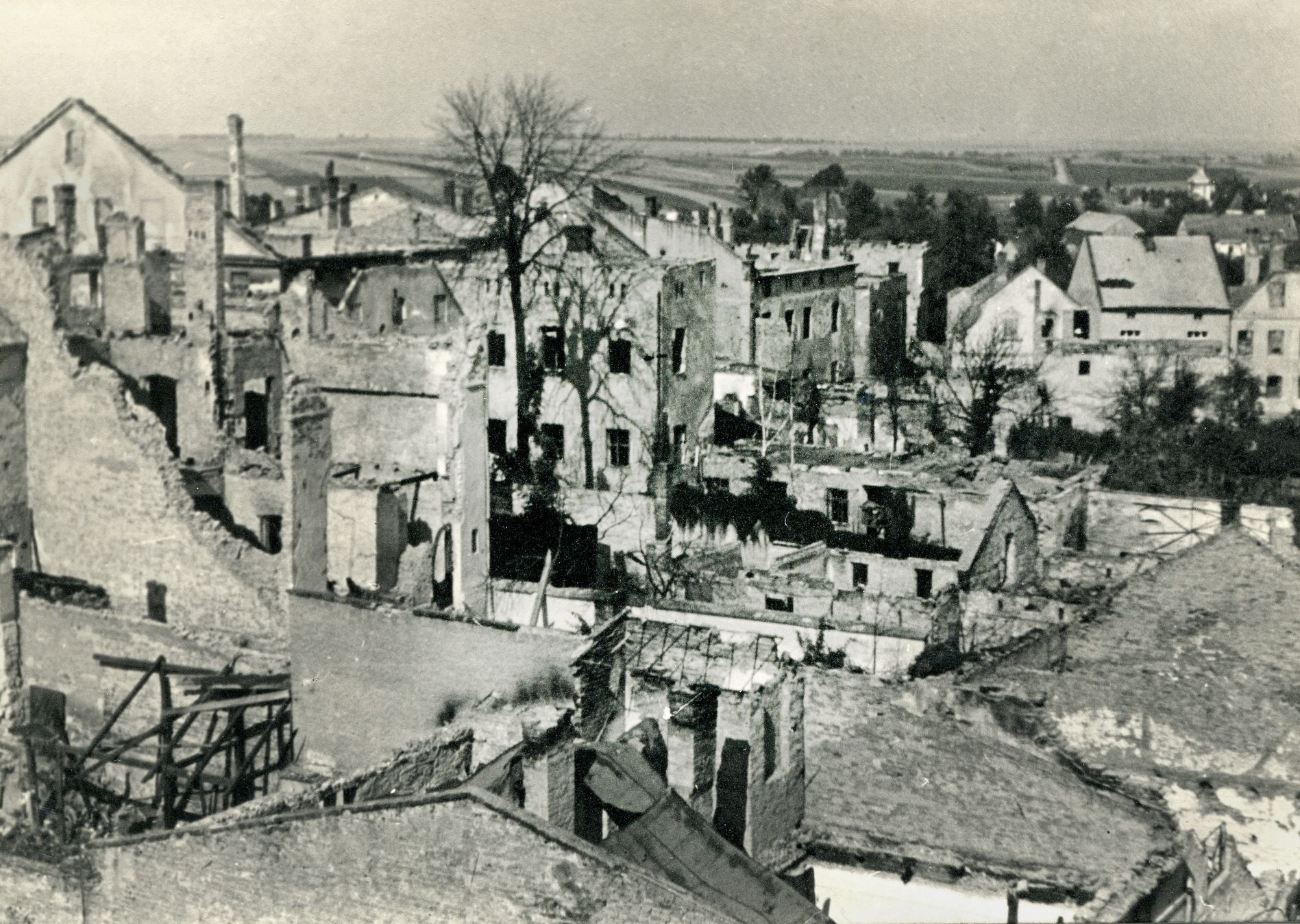 Fotografický průvodce po mizejících a zapomenutých místech českého Slezska, kniha, Ondřej Durczak, ITF, Magazín