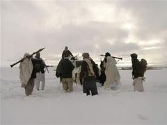 Zima a Taliban - dvě věci, které mohou narušit konání voleb