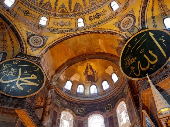 Od korunovací císařů po Erdogana. Příběh Hagie Sofie fascinuje jako její architektura - Aktuálně.cz