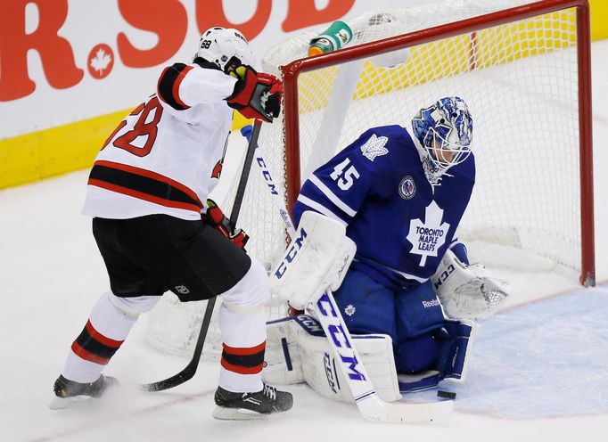 NHL: New Jersey Devils at Toronto Maple Leafs (Jágr a Bernier)