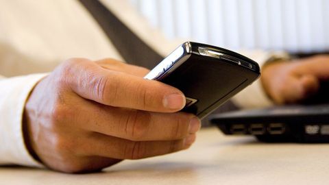 Radní ČTÚ: Zrušení roamingu služby operátorů nezdraží