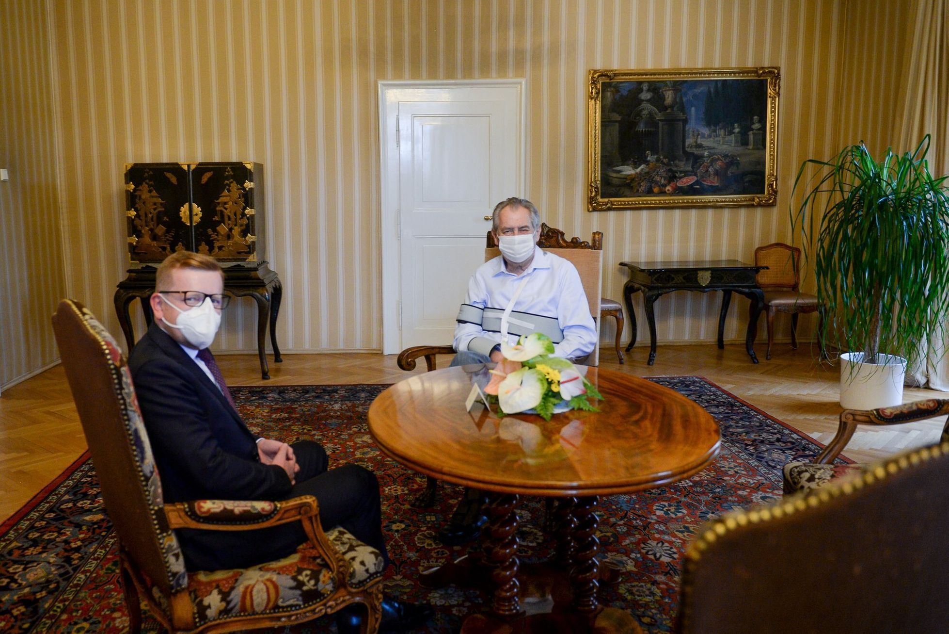 Nový šéf antimonopolního úřadu Petr Mlsna na schůzce s prezidentem Milošem Zemanem.