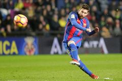 Barcelona opět ztratila. Bod na Villarrealu zachránil v poslední minutě Messi