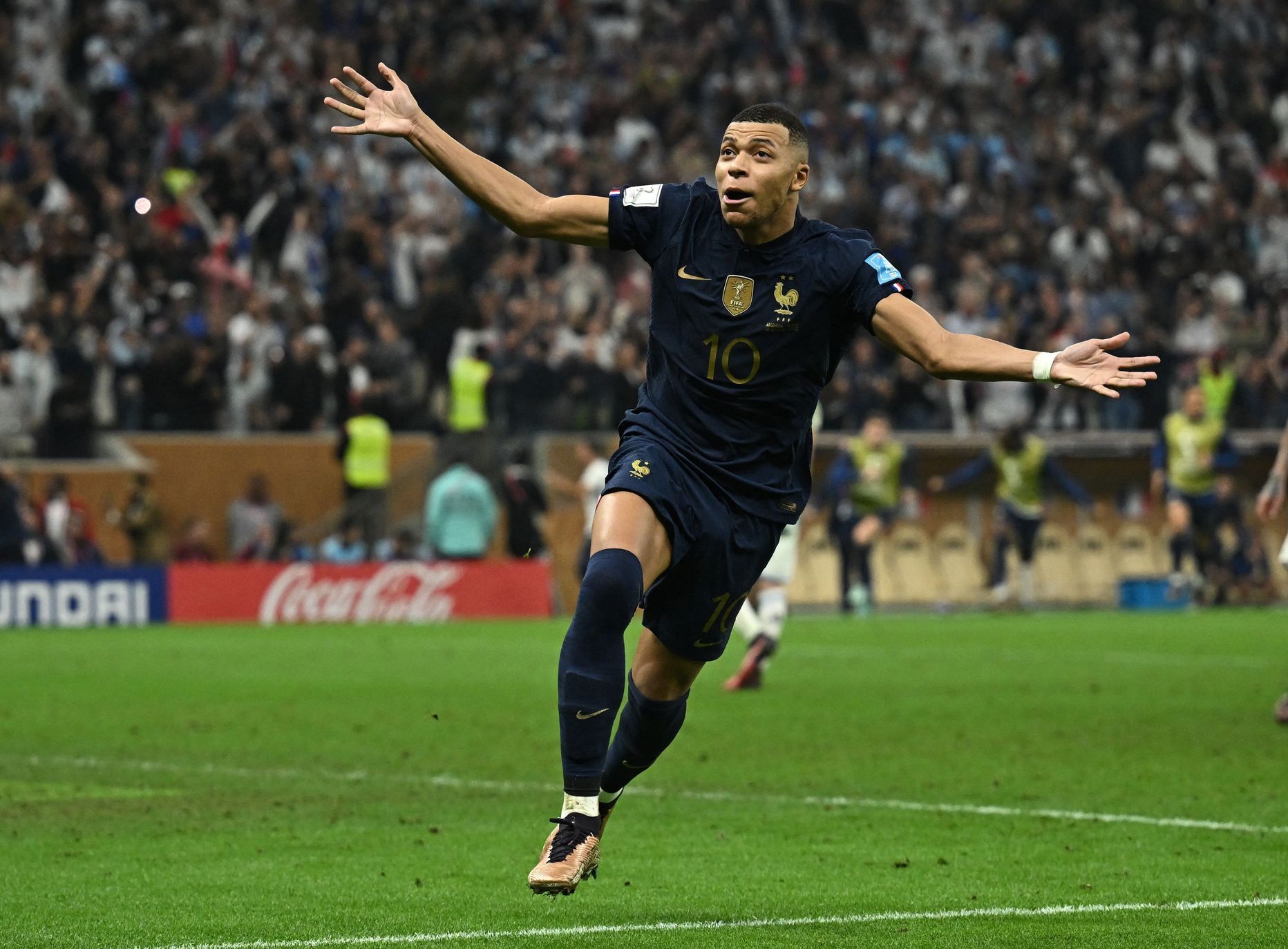 Finále Ms Ve Fotbale 2022 Argentina Francie Kylian Mbappé Slaví Gól Na 3 3 Aktuálně Cz