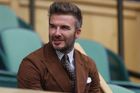 Živo bylo i v ochozech. Titul "švihák Wimbledonu" si zaslouží David Beckham.