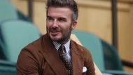 Živo bylo i v ochozech. Titul "švihák Wimbledonu" si zaslouží David Beckham.