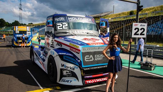 Šest týdnů před Velkou cenou Maďarska formule 1 patřil uplynulý víkend Hungaroring o něco větším závodním strojům. Jezdci Buggyry na něm změřili síly se soupeři v evropském šampionátu tahačů.