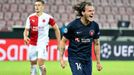 Alexander Scholz slaví gól z penalty v odvetě 4. předkola LM Midtjylland - Slavia Praha