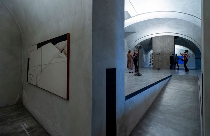 Snímek z nových výstav Galerie Benedikta Rejta v Lounech.