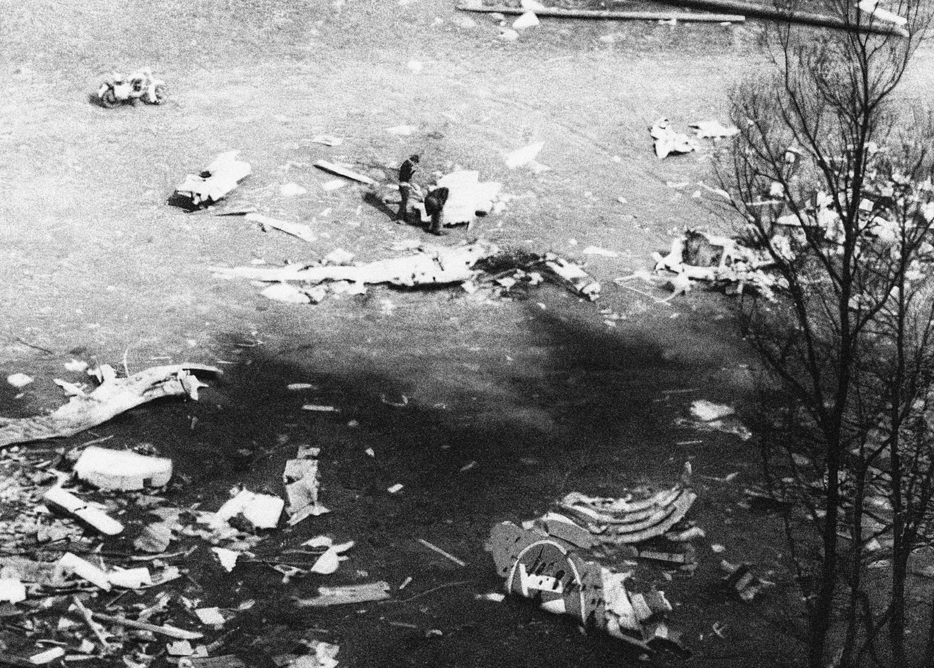 Jednorázové užití / Před 49 lety roky teroristický útok roztrhal nad Československem letoun s 28 lidmi / LB