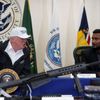 Trump na návštěvě americko-mexické hranici