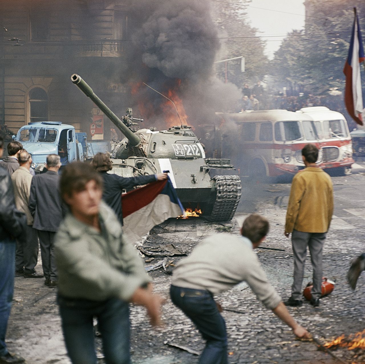Libor Hajský, ČTK: Holýma rukama proti tankům. Praha, 21.srpna 1968