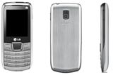 LG A290 - telefon na tři SIM karet Webový server HI-TECH.MAIL.RU přinesl informace o telefonu společnosti LG s podporou tří SIM karet.  Telefon je vybaven TFT displejem o úhlopříčce 2,2 palce a rozlišením 176 x 220 obrazových bodů. Fotoaparát má rozlišení 1,3 MPx. Velikost úložného prostoru je závislá na použité microSD kartě. Podporovány jsou karty až do výše 32 GB. Kapacita akumulátoru je 1500 mAh. Rozměry telefonu jsou 113.5 x 51 x 13 mm. Na trh by se měl telefon dostat během února nejprve v Rusku. Odhadovaná cena telefonu je 75 euro.