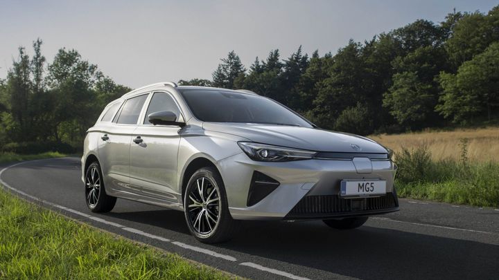 Čínský útok na české chalupáře. Elektro kombi MG 5 stojí méně než 900 tisíc korun