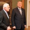 Mirek Topolánek donesl na Hrad seznam ministrů