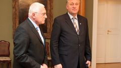 Mirek Topolánek donesl na Hrad seznam ministrů