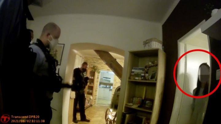 Video z neobvyklého zásahu: Žena zavolala policii na svou opilou dceru; Zdroj foto: Policie ČR