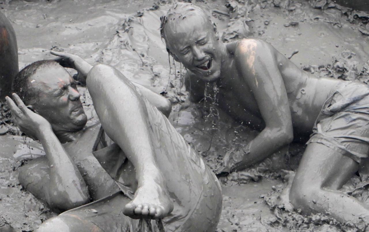 Obrazem: Bahenní festival Boryeong Mud v Jižní Koreji