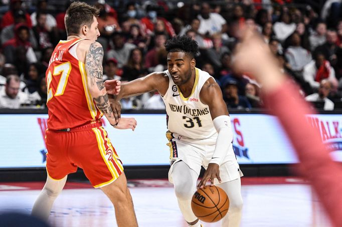 Hráč týmu NBA Atlanta Hawks Vít Krejčí (27)