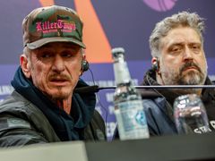 Sean Penn a producent Aaron Kaufman na Berlinale.