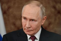 Krůček ke katastrofě. Putin spěje k bodu, ze kterého není návratu, míní ruský novinář