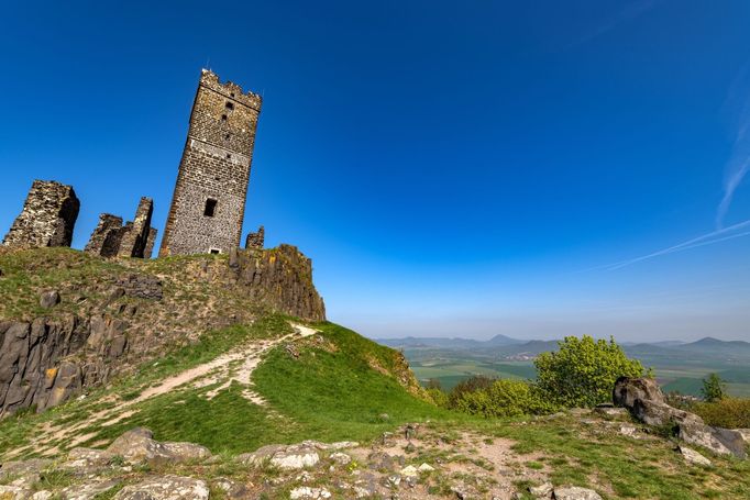 Hrad Hazmburk u vsi Klapý