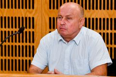 Státní zástupce Suchánek odmítl, že by převzal úplatek od soudce Havlína