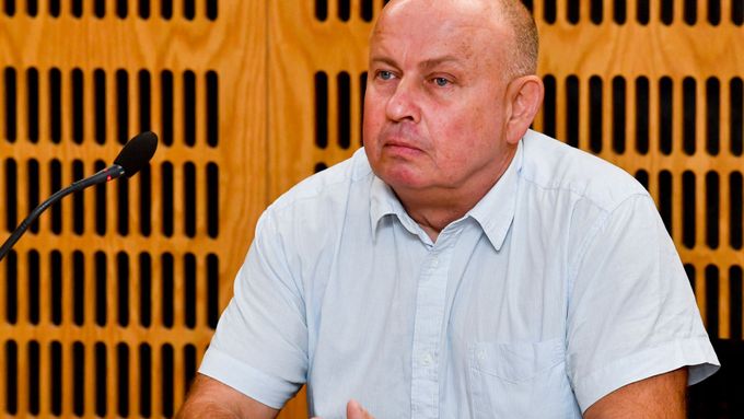 Státní zástupce Pavel Suchánek obžalovaný z korupce.