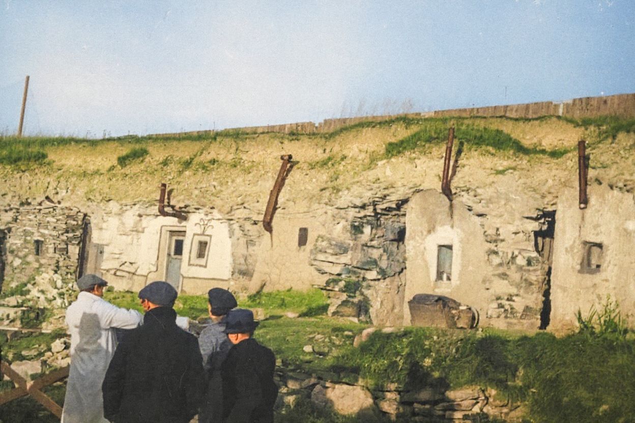 Nouzové kolonie v Praze: Unikátní historické fotografie bídy i naděje, Obrazem: Nová kniha a fotky: Objevte zapomenutý fenomén nouzových kolonií, Magazín, fotogalerie