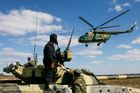 Po sestřelení vrtulníku hrozí Porošenko vypovězením příměří