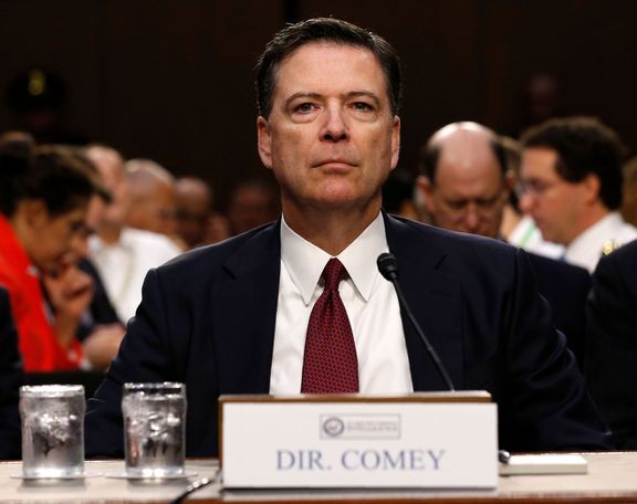 Odvolaný šéf FBI James Comey při výpovědi v americkém Kongresu.  