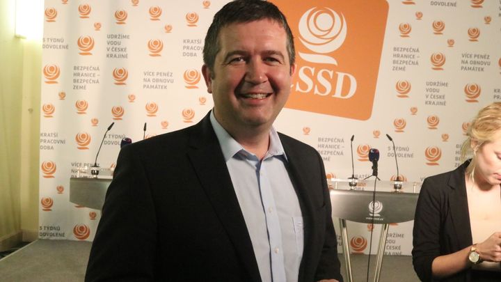 Poslanecký klub ČSSD vyjádřil Hamáčkovi podporu. Jeho členem nadále zůstává i Foldyna