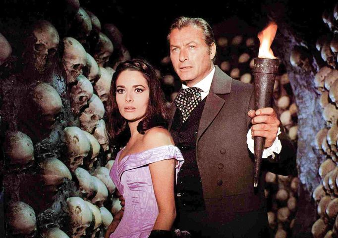 Lex Barker na sklonku své herecké kariéry ve filmu "Hadí jáma a kyvadlo" z roku 1967.