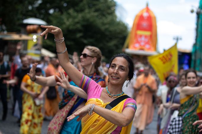 Indický festival vozů Rathayatra hnutí Hare Krišna.