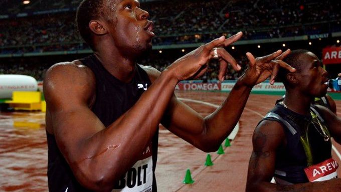 Obrazem: Famózní sprinter Usain Bolt ovládl i Paříž za deště