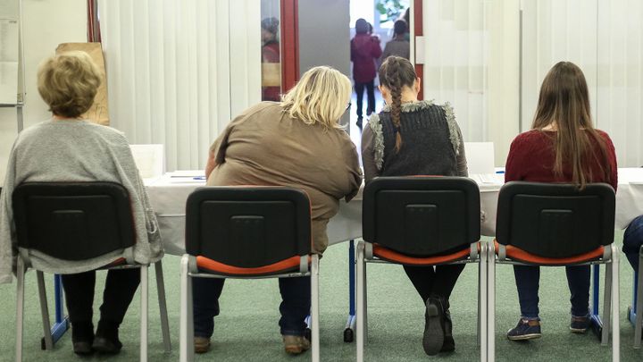 Podváděly u voleb, aby uspěli jejich příbuzní. Zastupitelství stíhání žen zastavilo