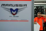 V boxech Marussie bylo zlověstné ticho, nervózní členové týmu se neubránili dojetí.