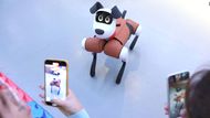 Novináři se s velkým zájmem věnují natáčení robotického psa Baby Alpha v Robot Mallu. Je známý svou realistickou pohyblivostí a přátelským výrazem, který připomíná skutečné domácí mazlíčky.