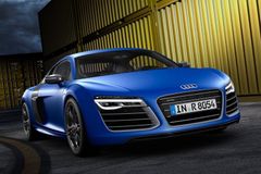 Audi R8 dostalo nové světlomety a porci koní navíc