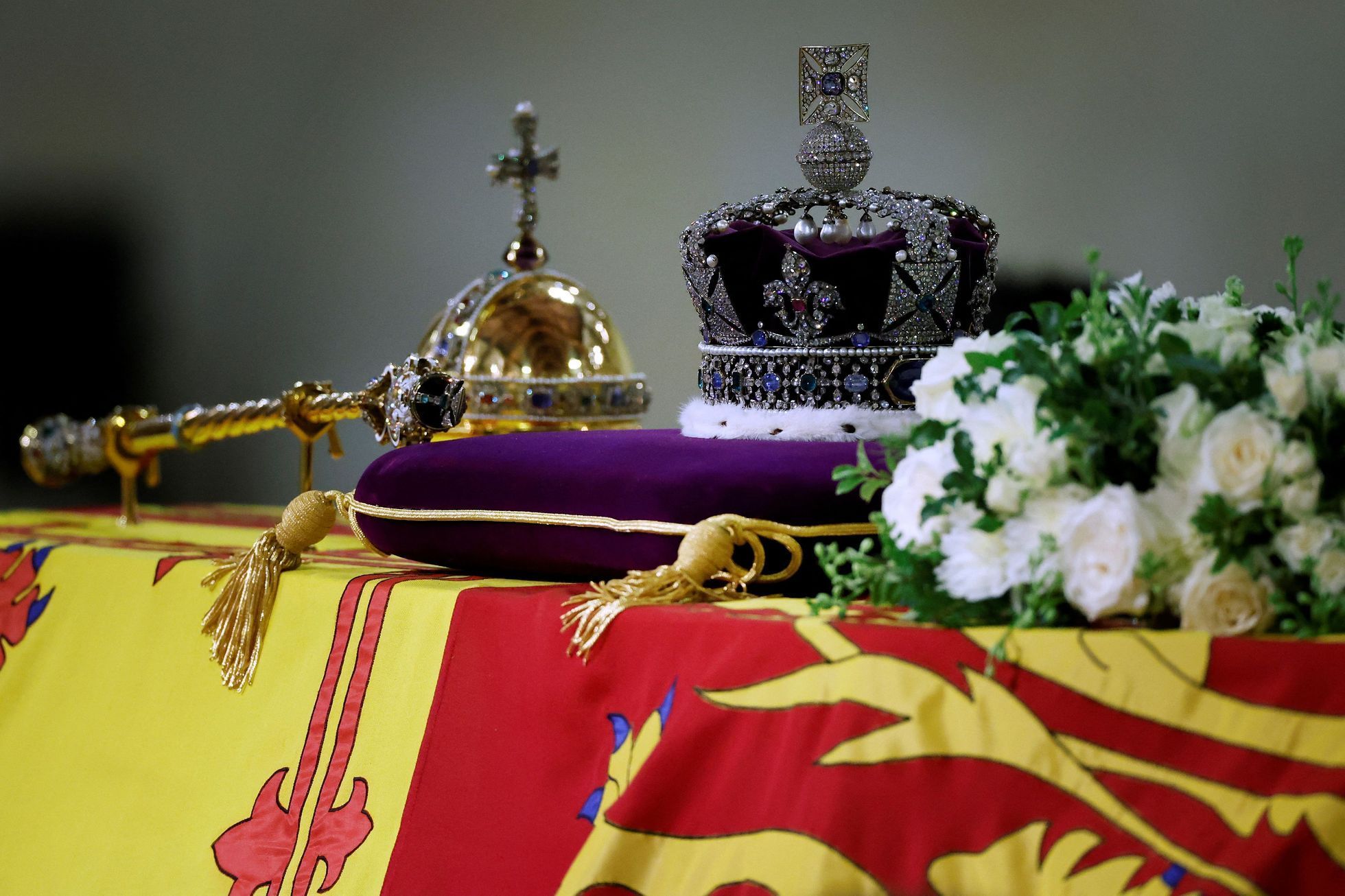 Londýn královna Alžběta II. rozloučení fronta