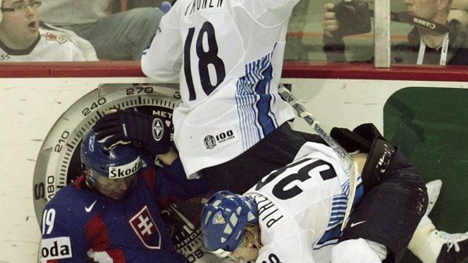 Hokejisté Slovenska se ocitli na MS 2008 zcela dole.